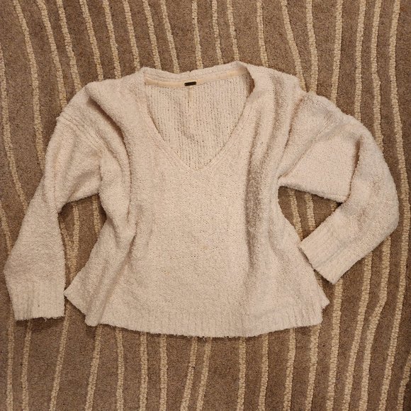 Free People White Fuzzy Sweater Oversized V Neck Size Medium - Picture 1 of 4